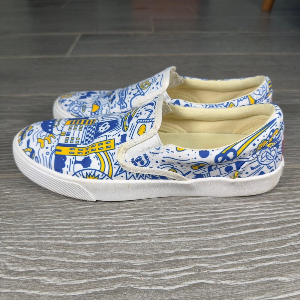 Bucketfeet Auntie Anne’s Pretzels Slip On Shoes Women’s 9 Men’s 7.5 - Picture 2 of 11